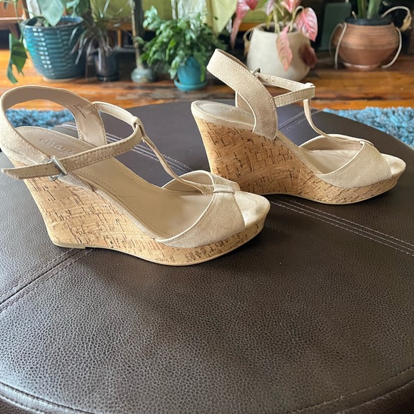 Charles by Charles David wedge sandals - Picture 3 of 6